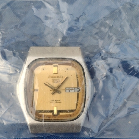 Seiko 5 Automatic Watch - Gold Dial - Picture 1 of 2